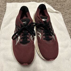 Saucony sneakers women’s size 9.5